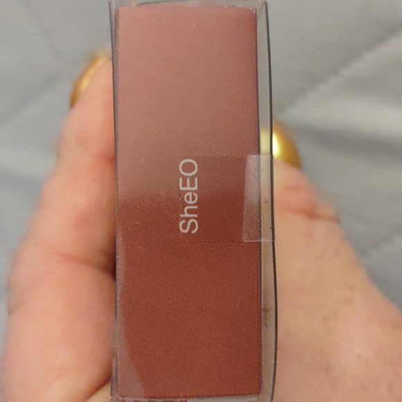 Makeup Bundle of 5 items - Picture 8 of 11